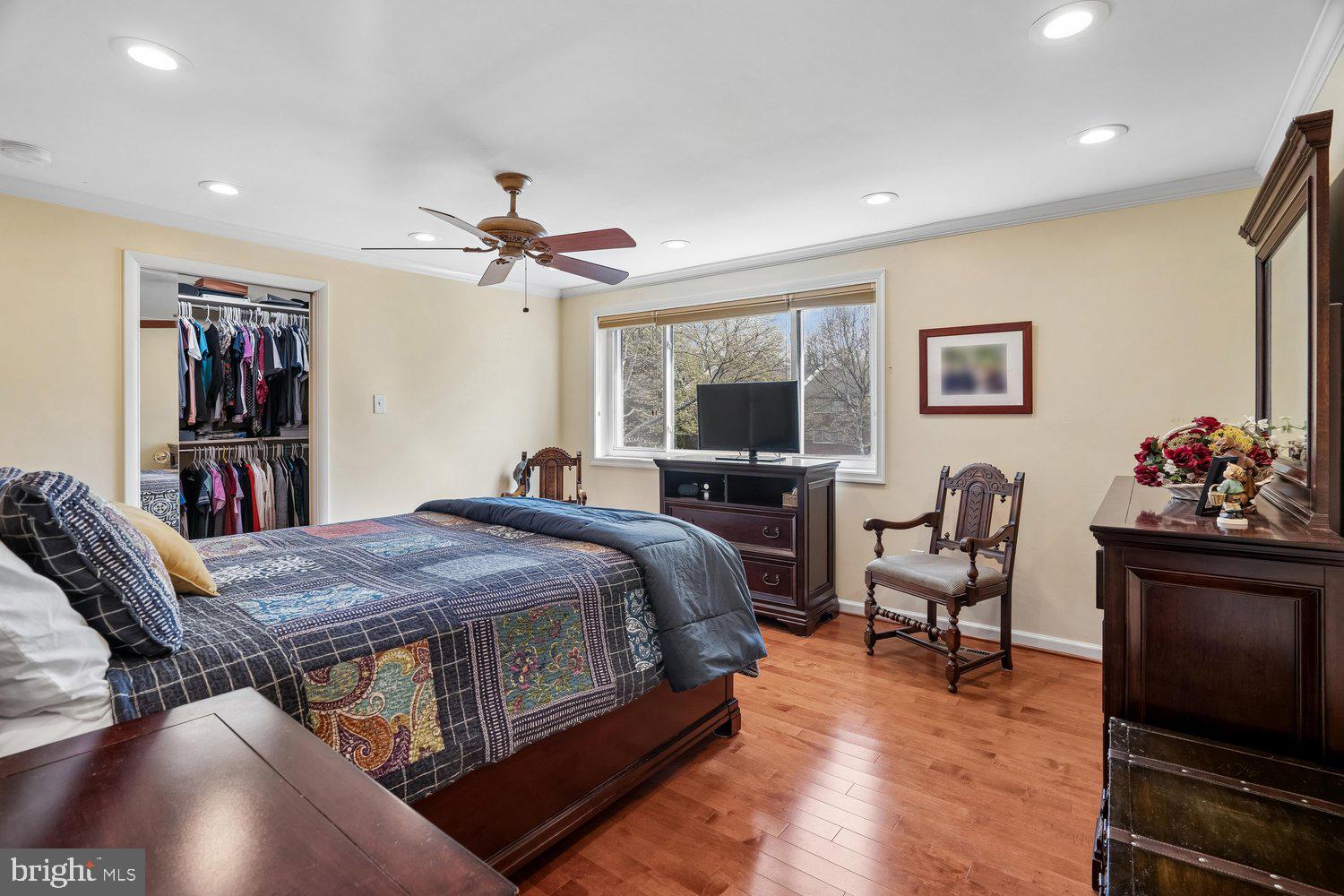 HICKORY HOLLOW - Residential