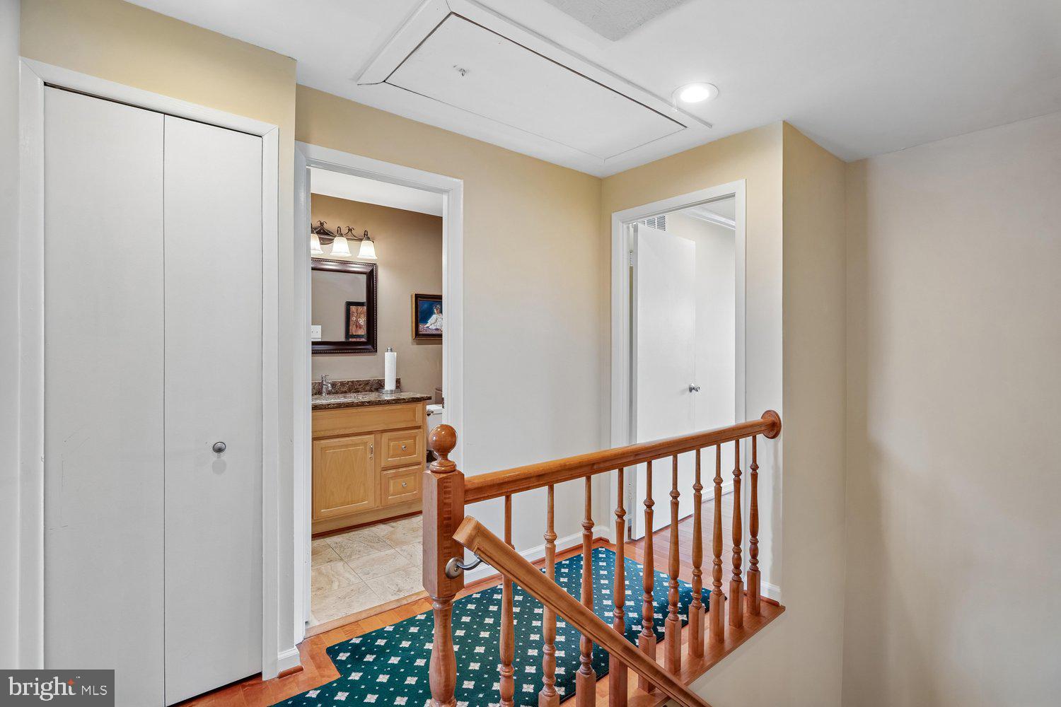 HICKORY HOLLOW - Residential