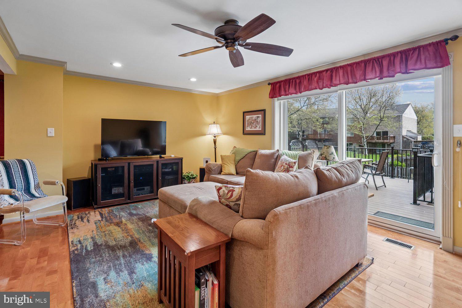 HICKORY HOLLOW - Residential