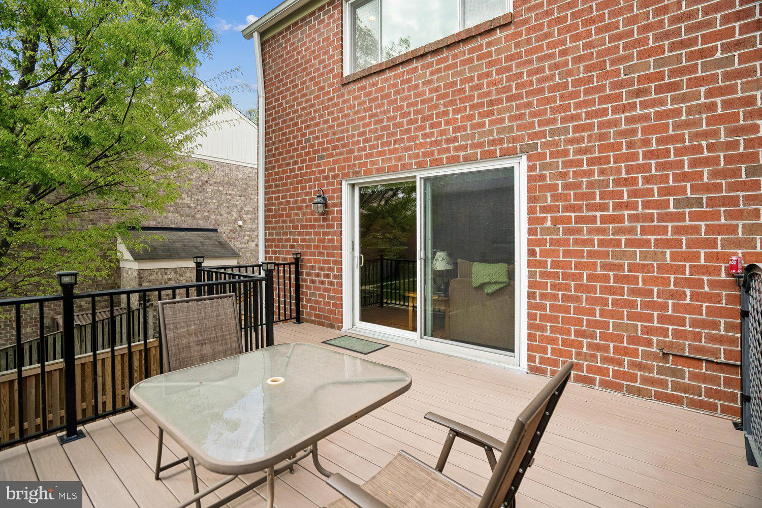 HICKORY HOLLOW - Residential