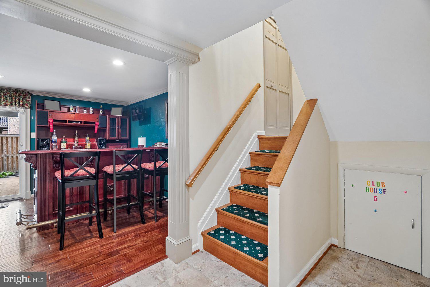 HICKORY HOLLOW - Residential