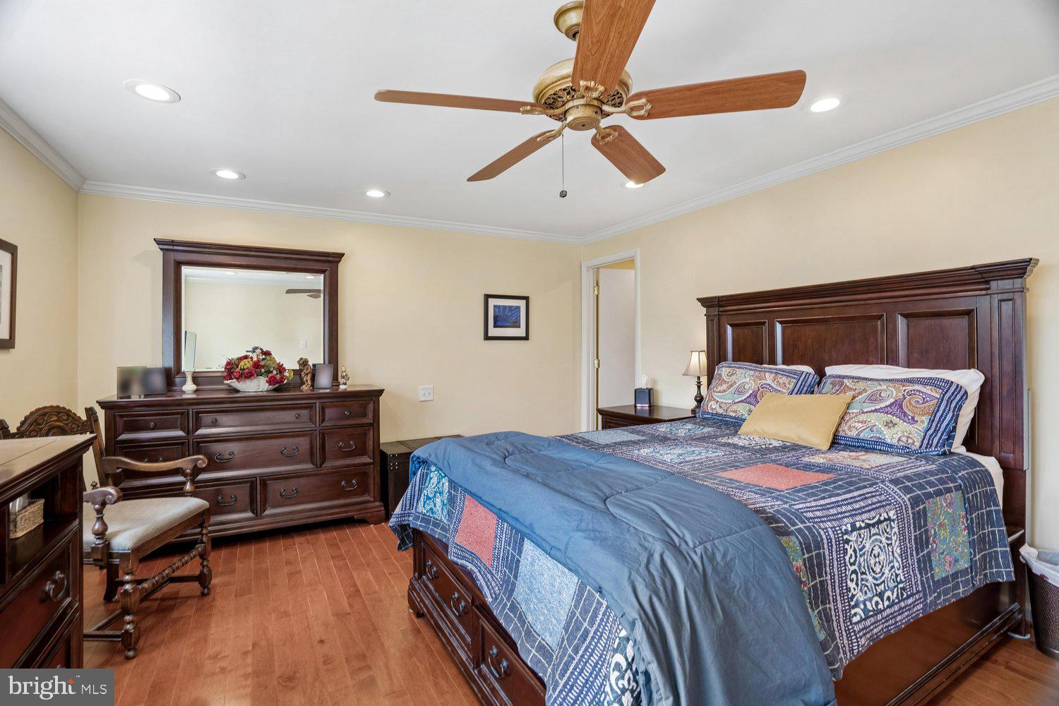 HICKORY HOLLOW - Residential