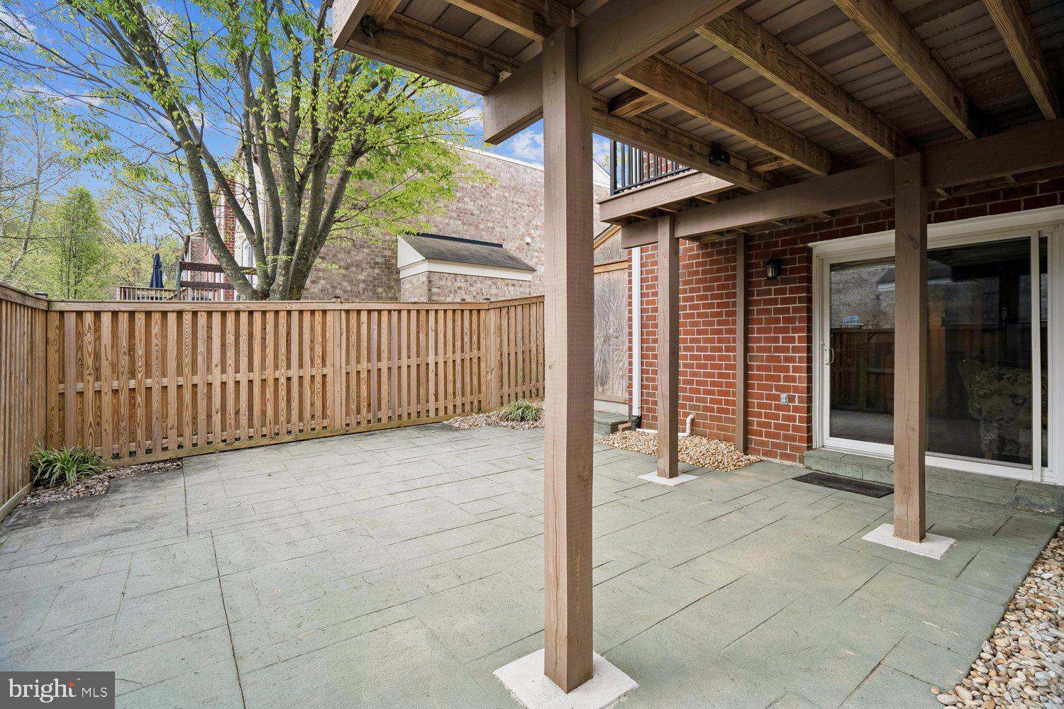 HICKORY HOLLOW - Residential