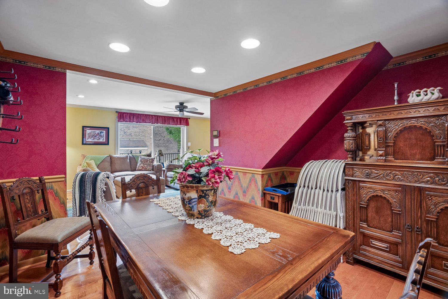 HICKORY HOLLOW - Residential