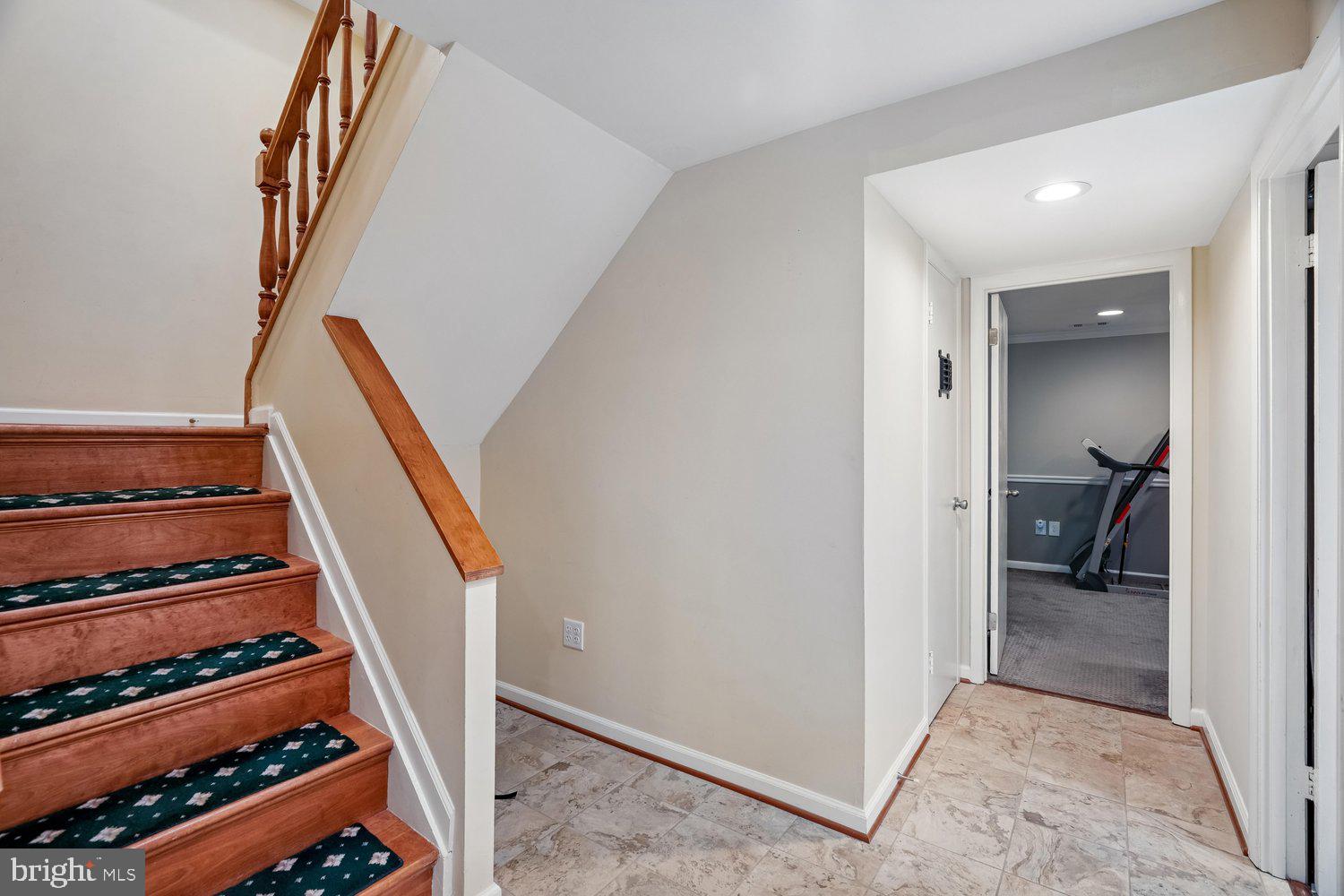 HICKORY HOLLOW - Residential