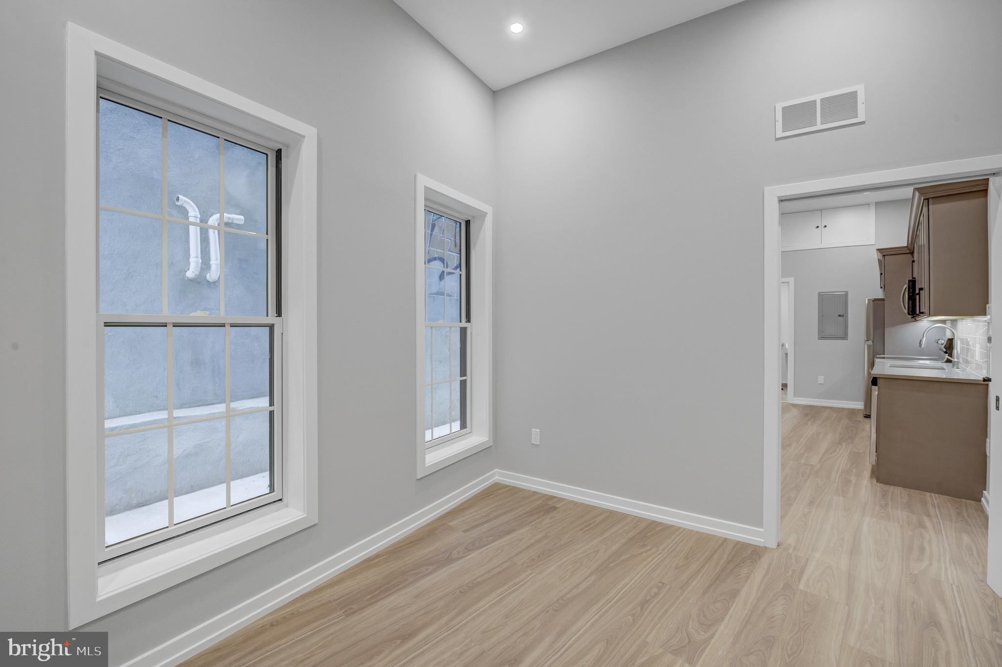 GRADUATE HOSPITAL - Residential Lease