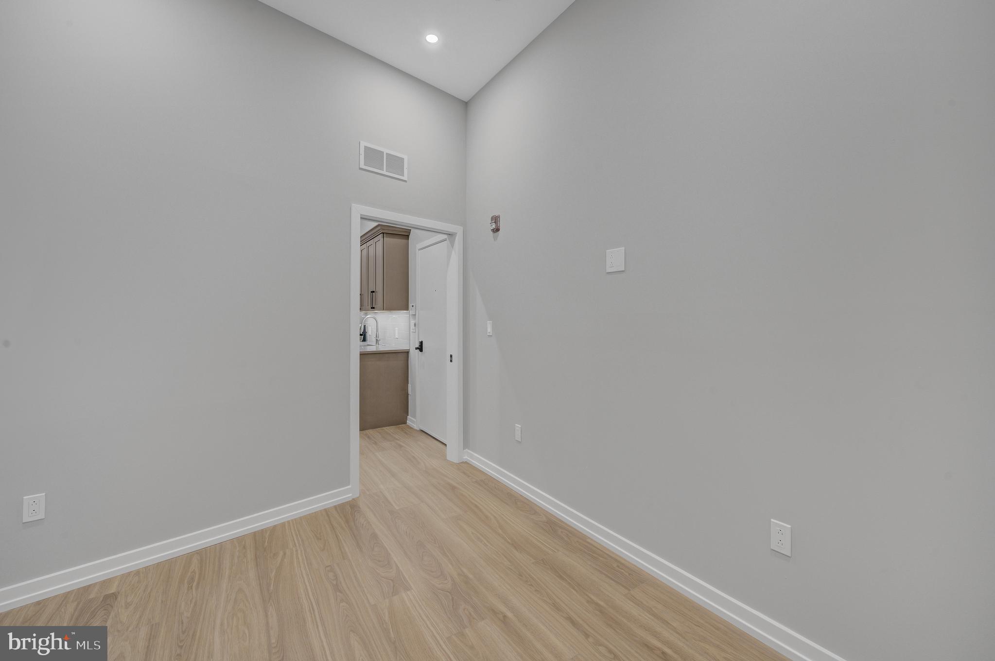 GRADUATE HOSPITAL - Residential Lease