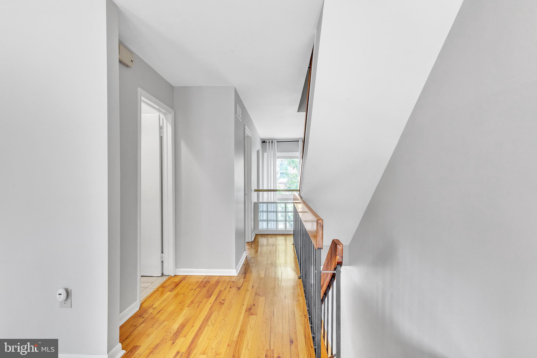 LOGAN SQUARE - Residential