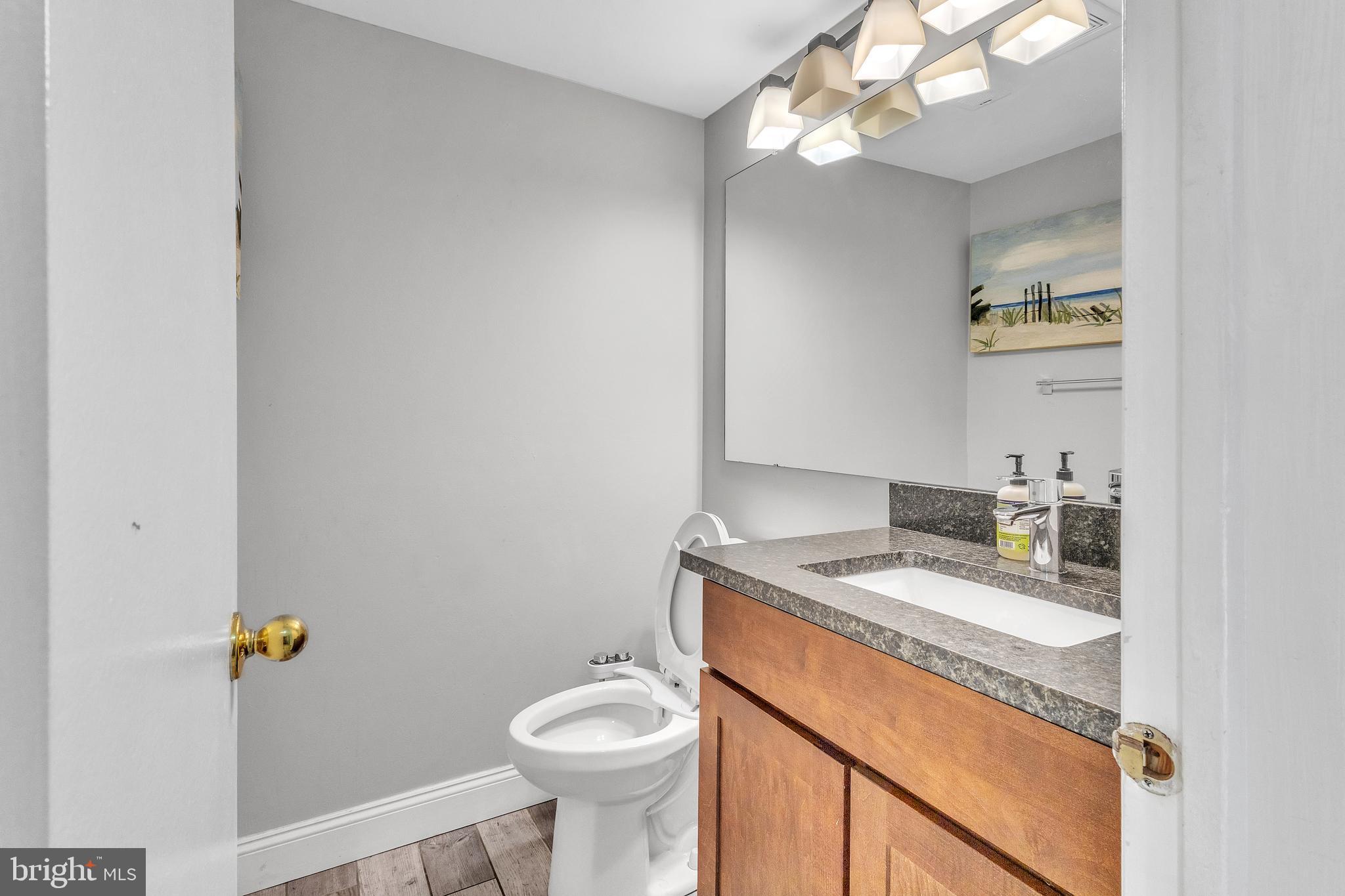 LOGAN SQUARE - Residential