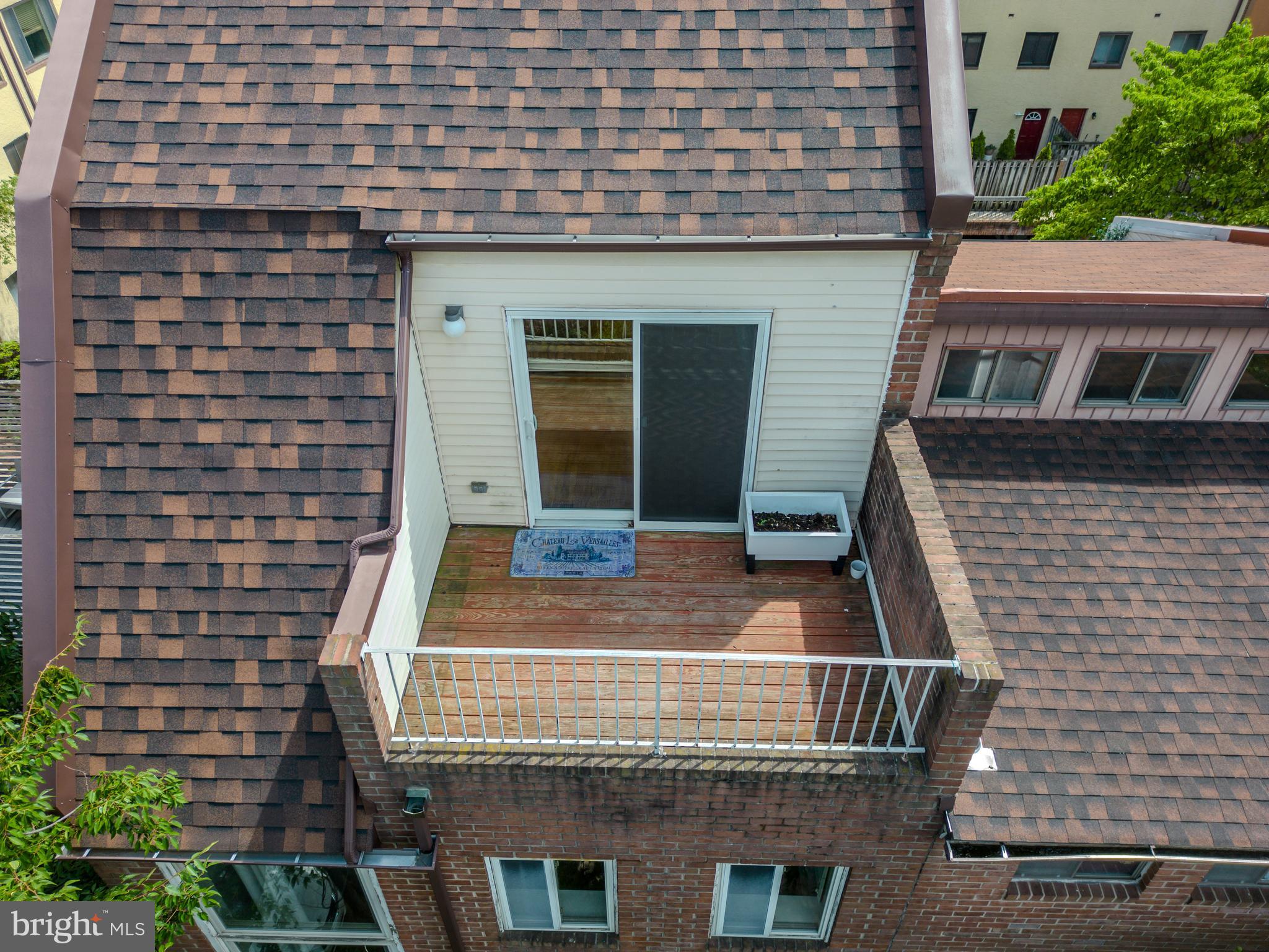 LOGAN SQUARE - Residential