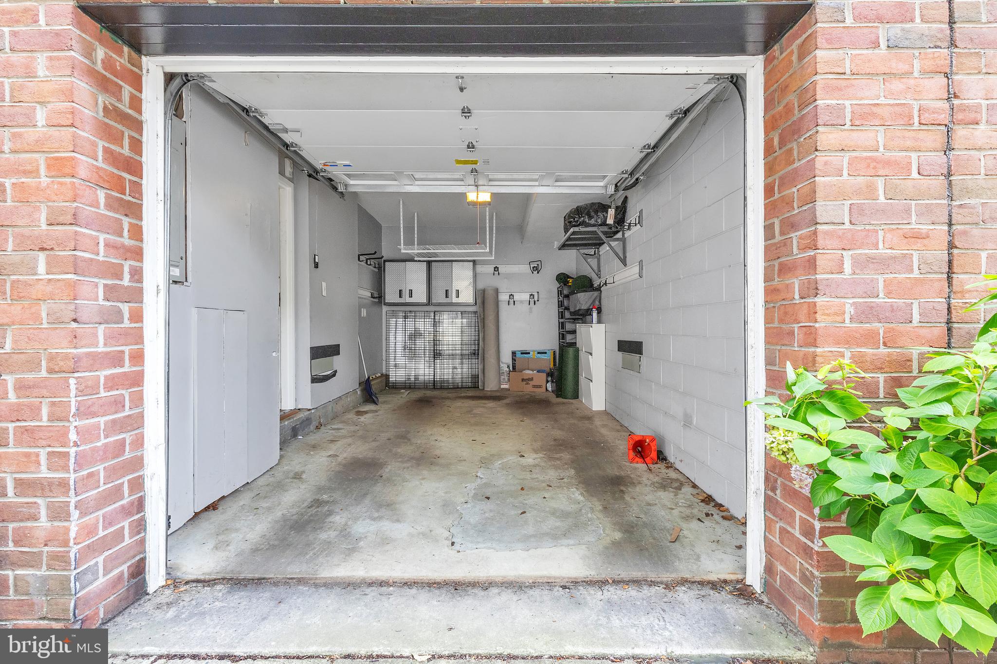 LOGAN SQUARE - Residential