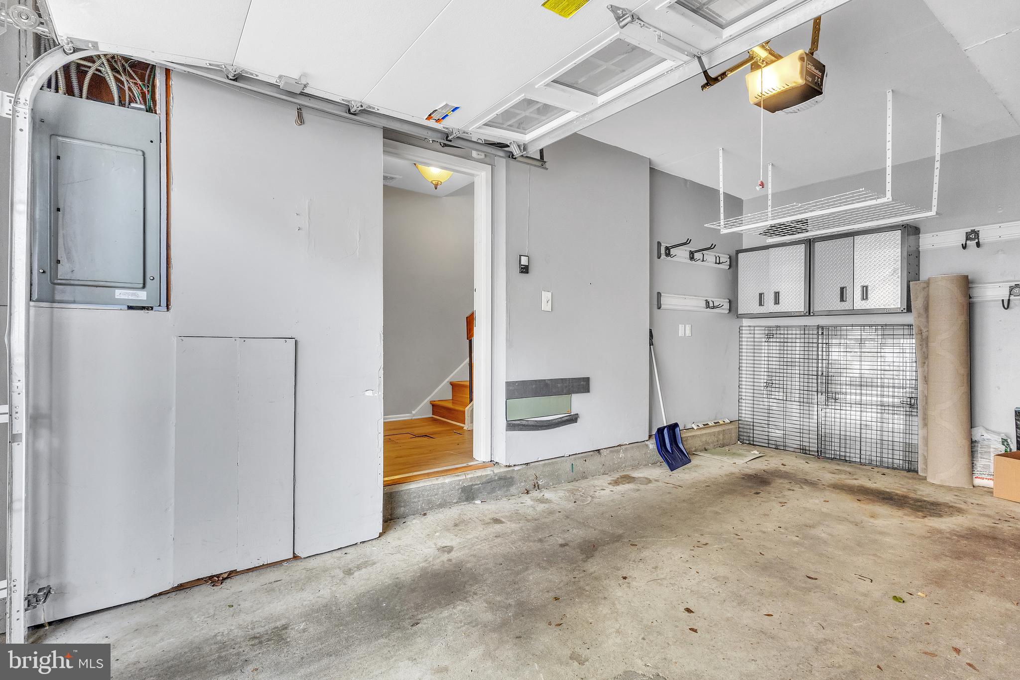 LOGAN SQUARE - Residential