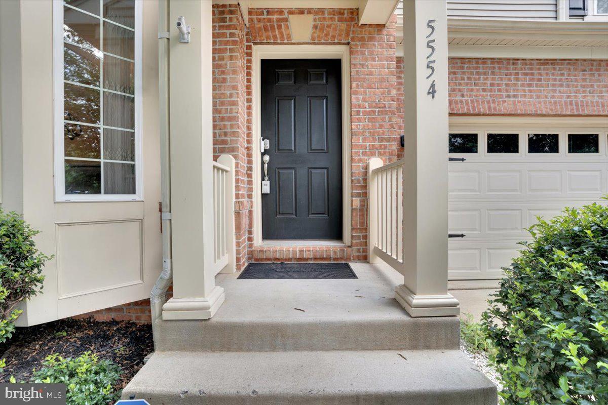 5554 BARNES LANE
