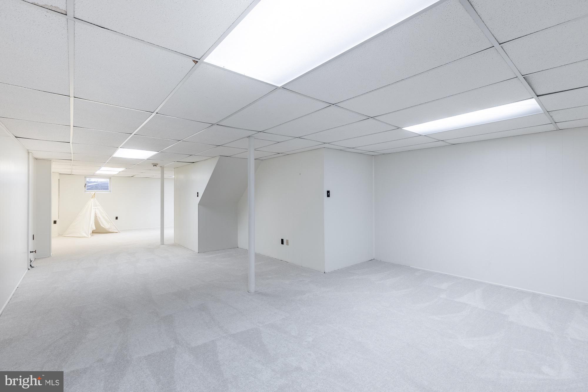 BRADLEY MANOR - Residential