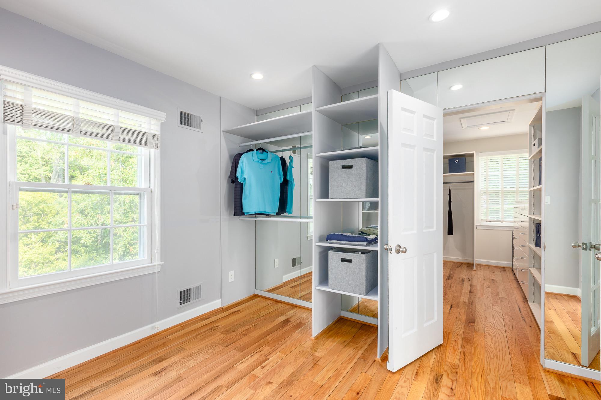 BRADLEY MANOR - Residential