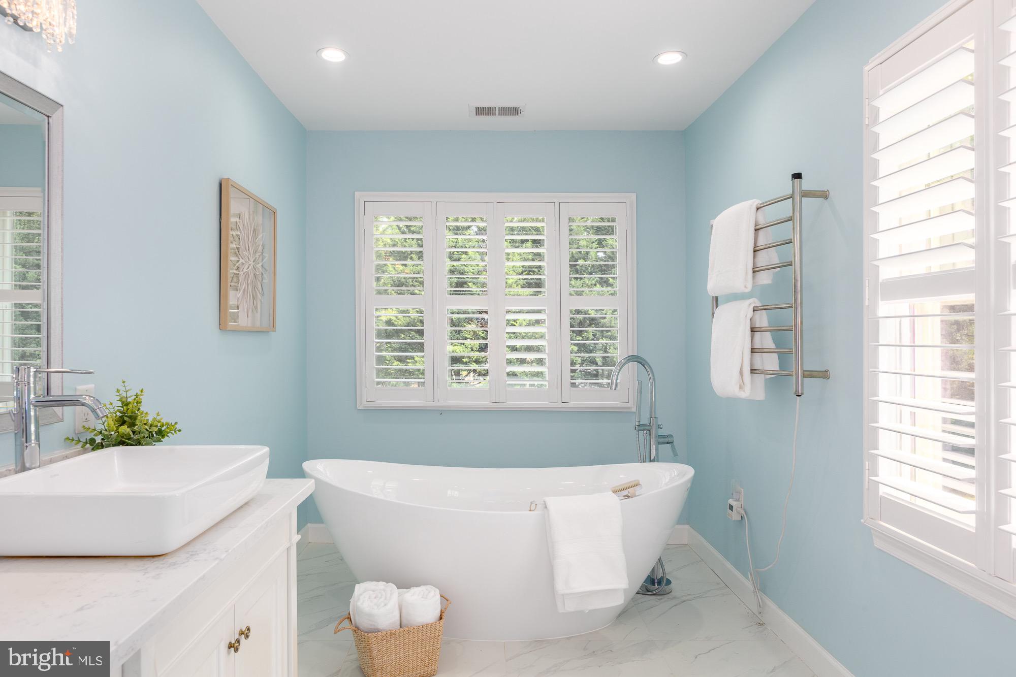 BRADLEY MANOR - Residential