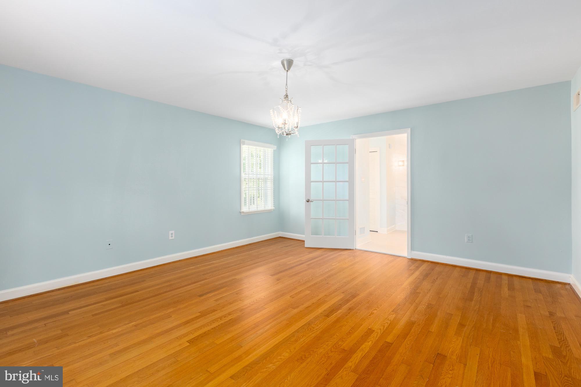 BRADLEY MANOR - Residential