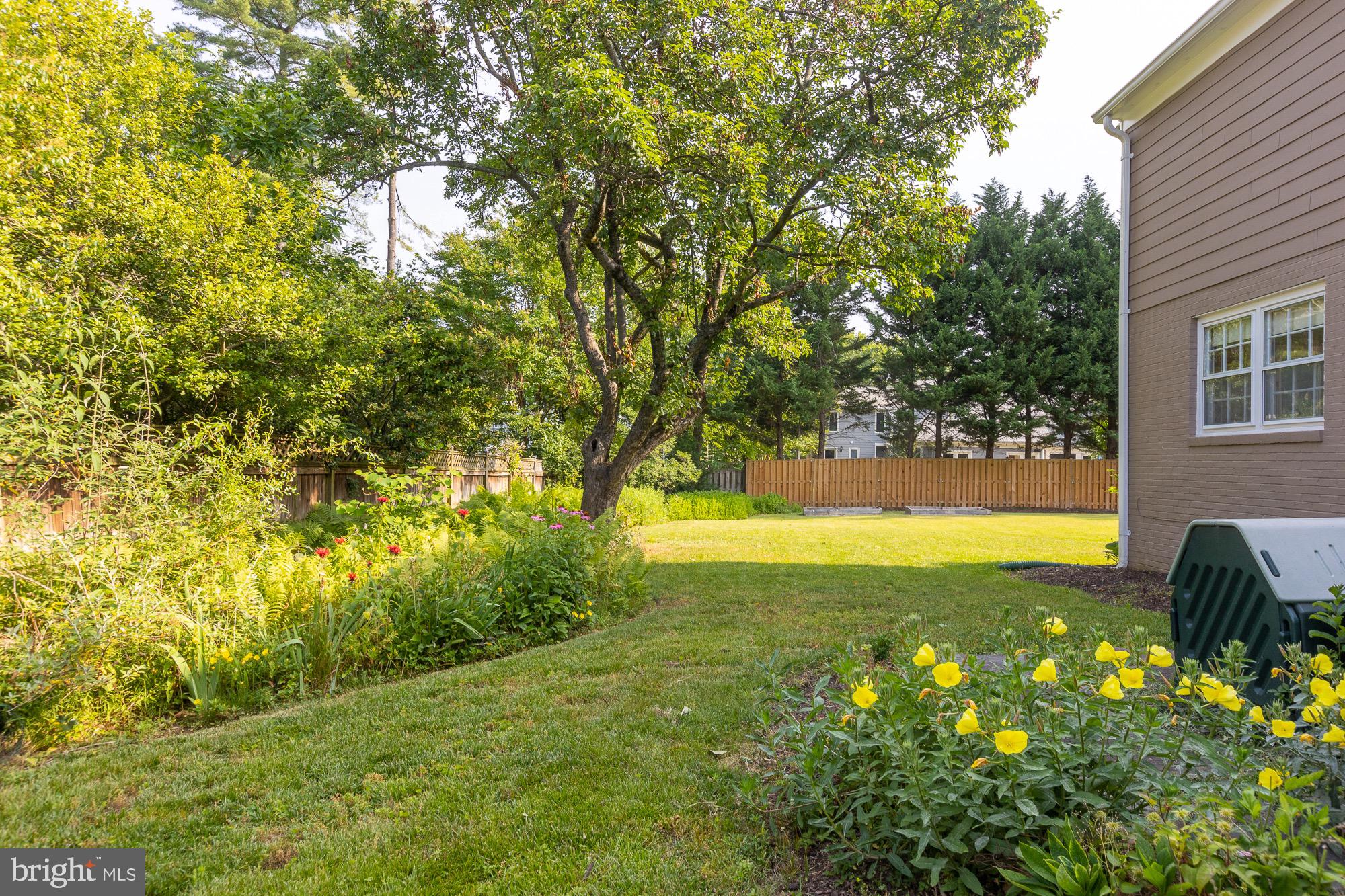 BRADLEY MANOR - Residential