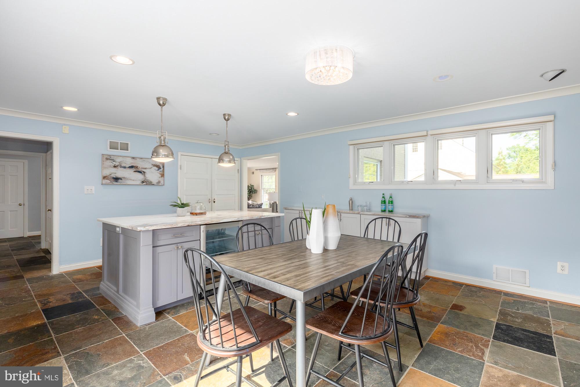 BRADLEY MANOR - Residential