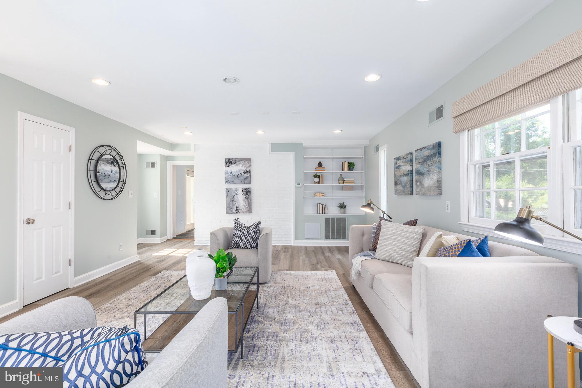 BRADLEY MANOR - Residential