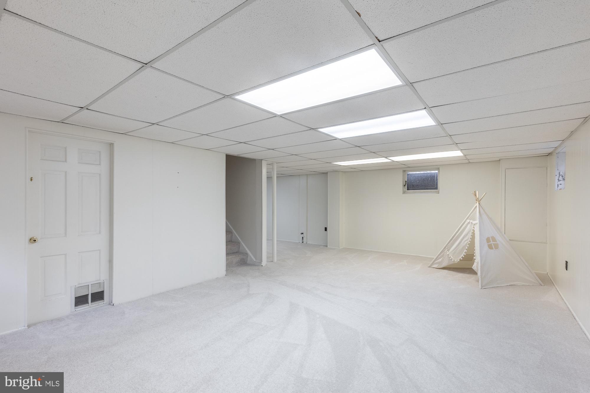 BRADLEY MANOR - Residential