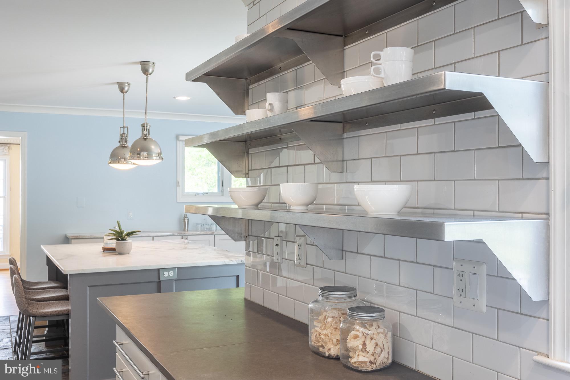 BRADLEY MANOR - Residential