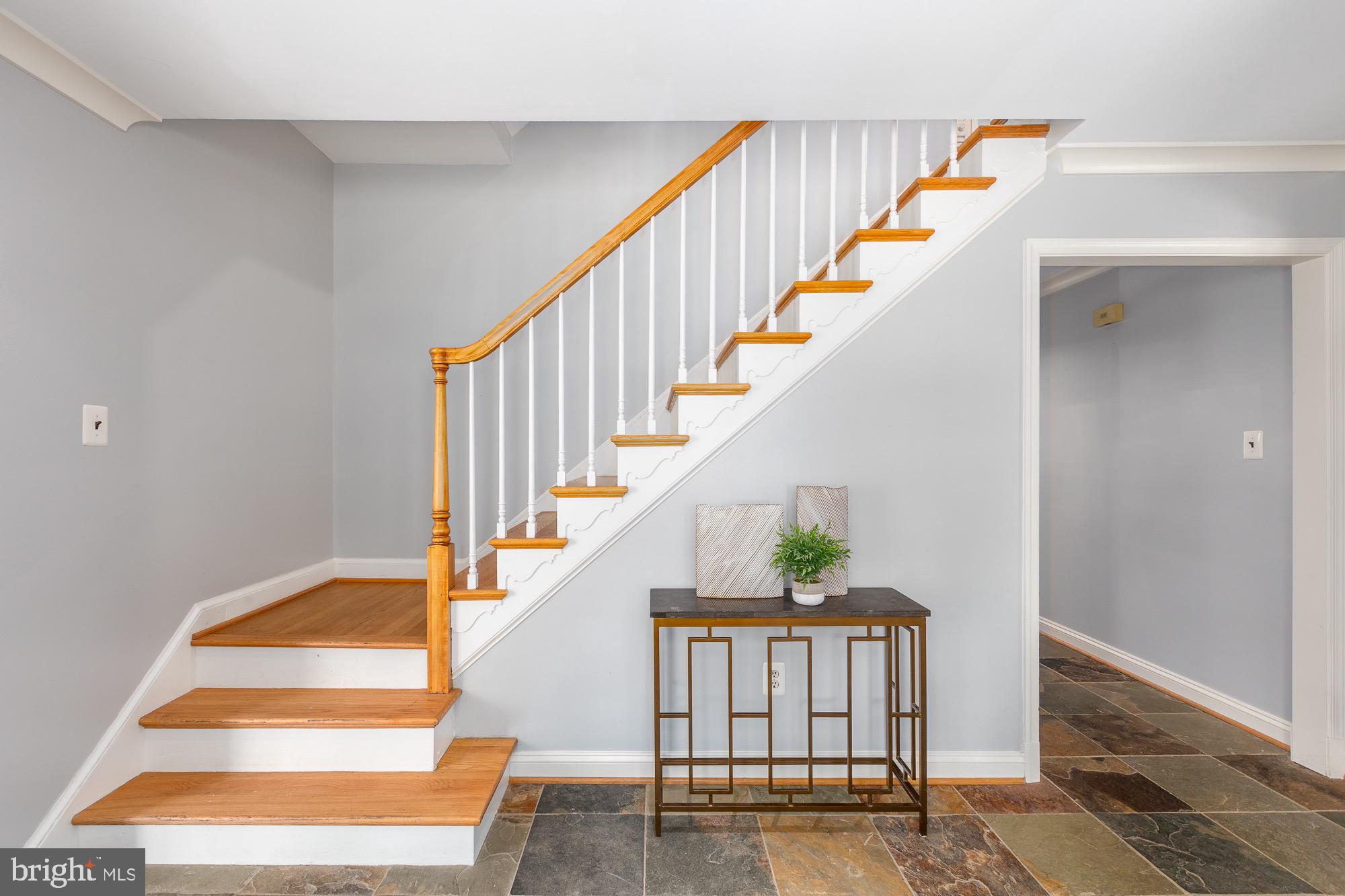 BRADLEY MANOR - Residential