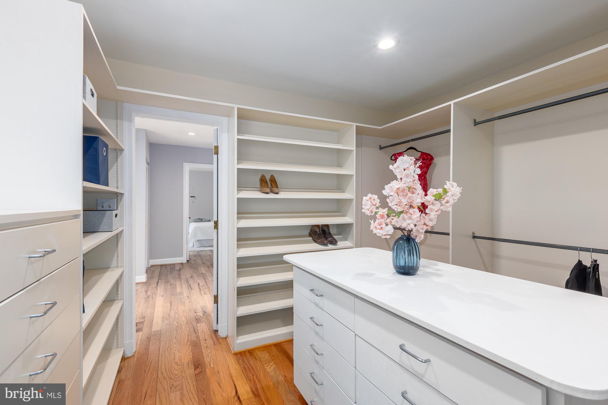 BRADLEY MANOR - Residential