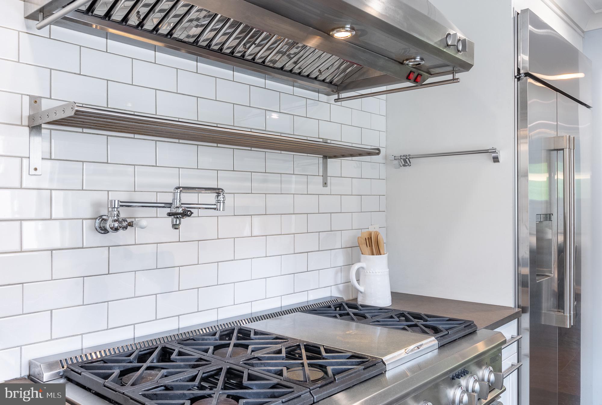 BRADLEY MANOR - Residential