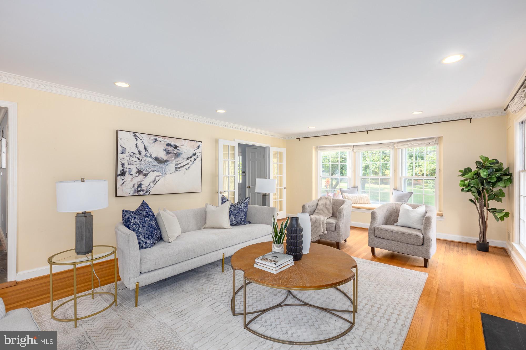 BRADLEY MANOR - Residential