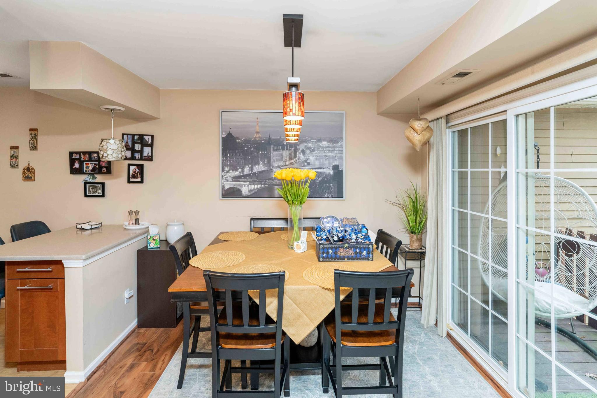 SAW MILL VALLEY - Residential