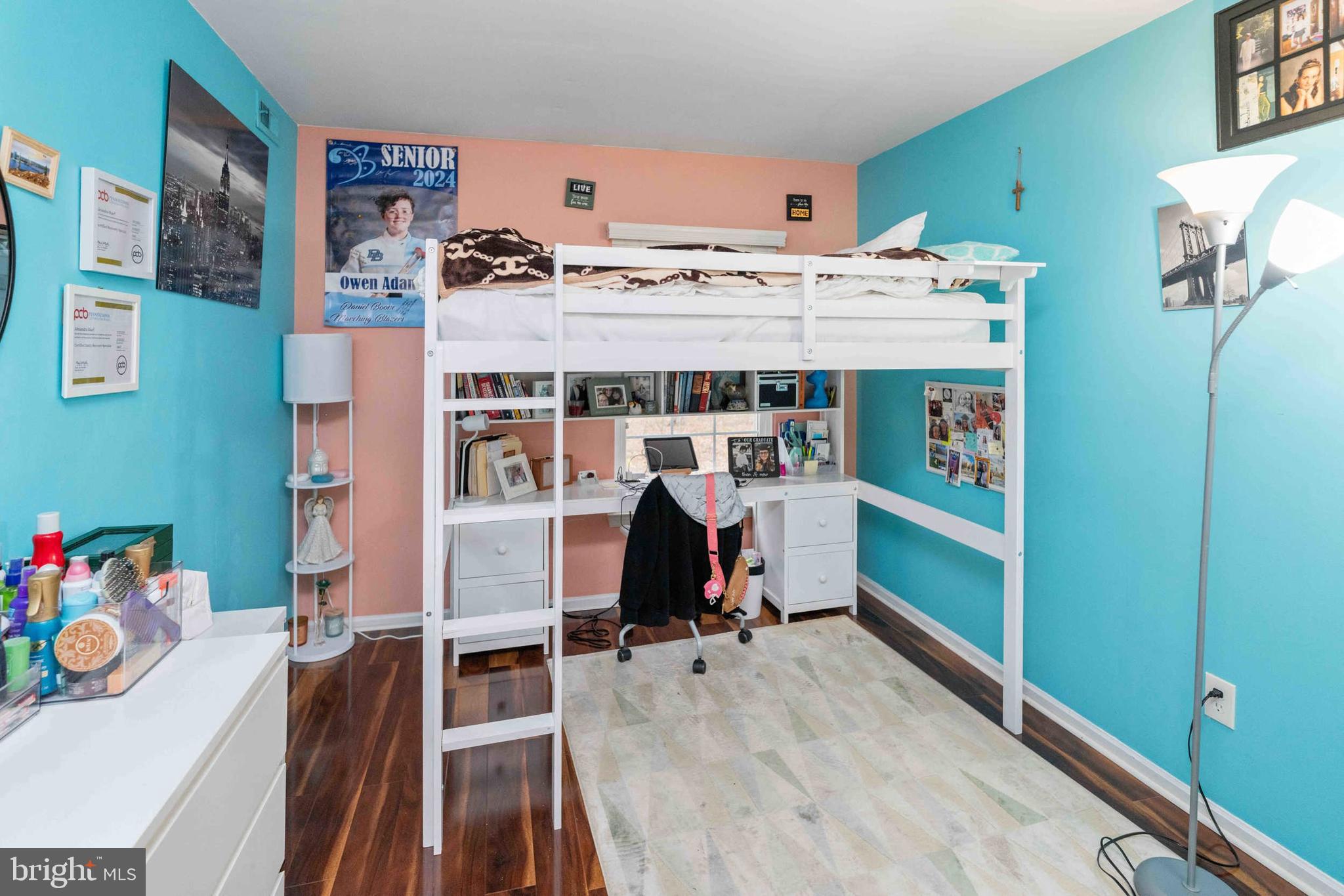 SAW MILL VALLEY - Residential