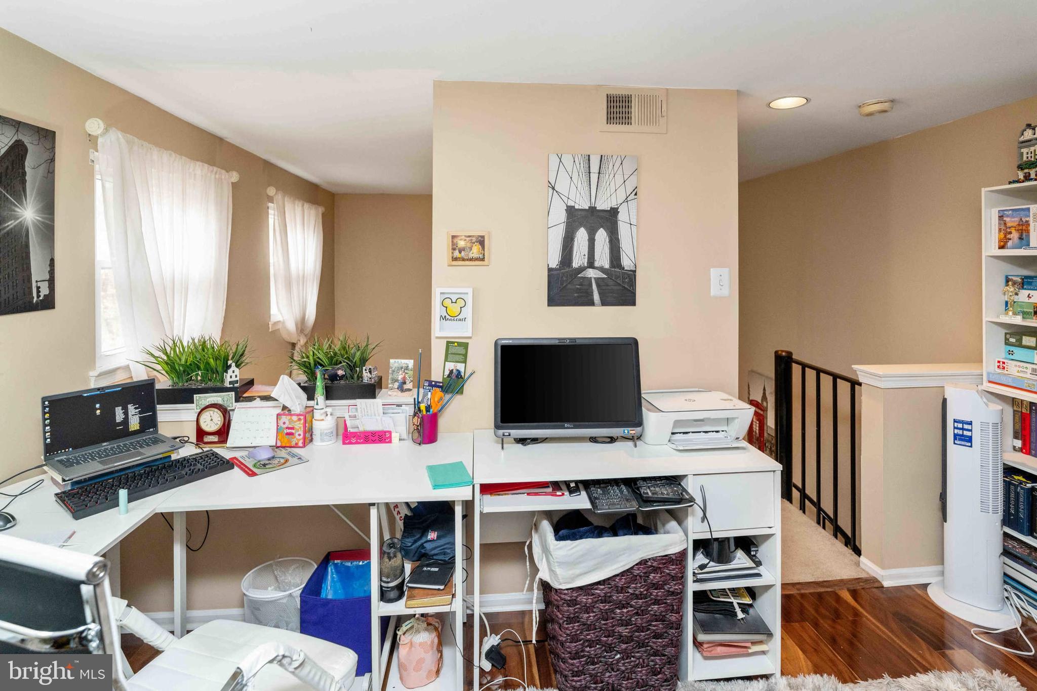 SAW MILL VALLEY - Residential