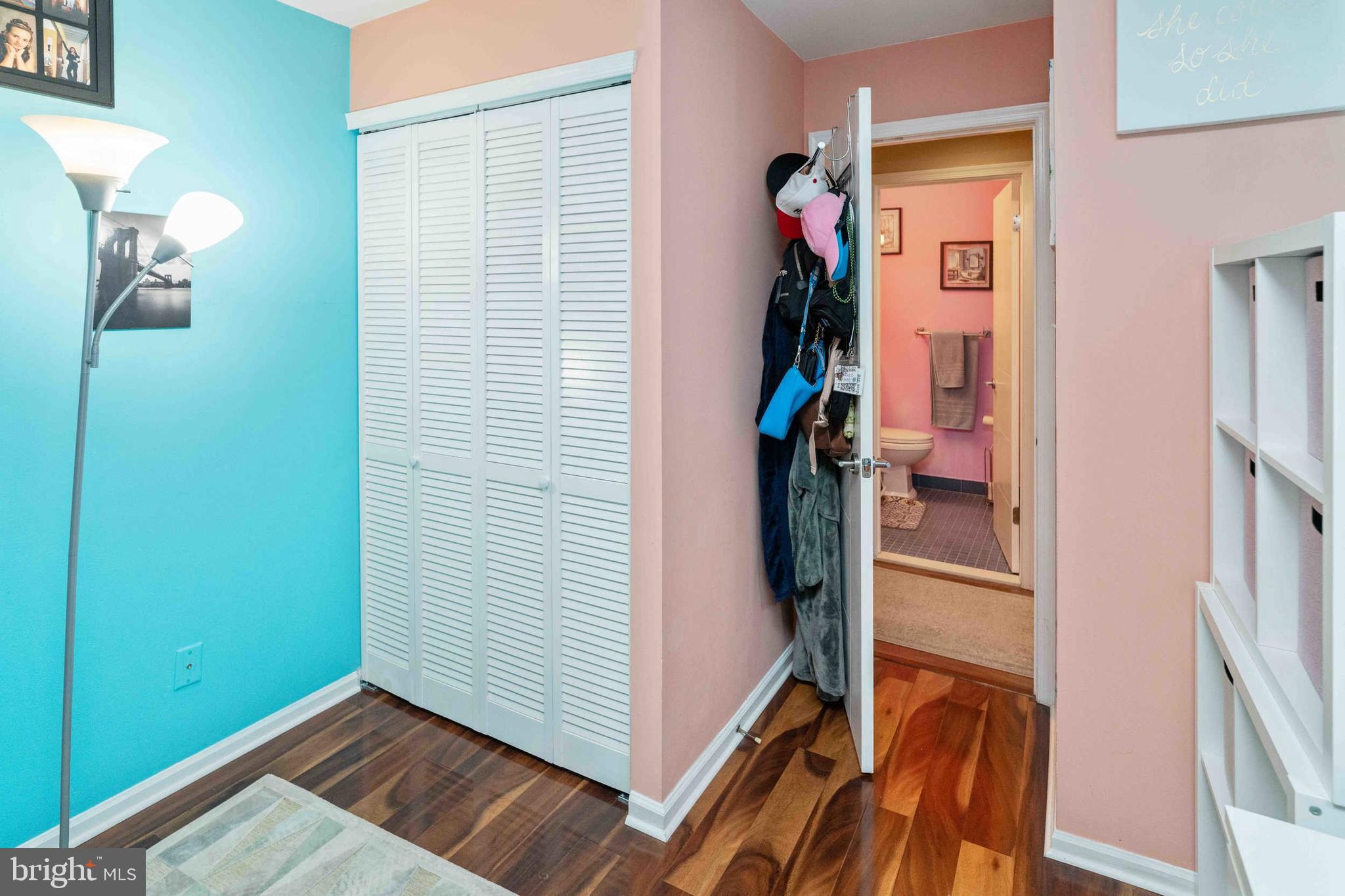 SAW MILL VALLEY - Residential