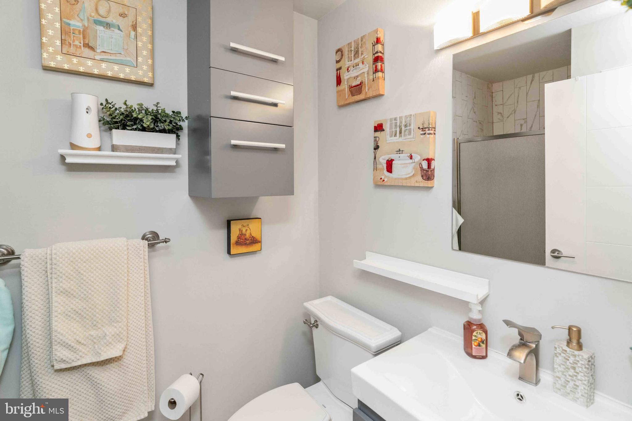 SAW MILL VALLEY - Residential