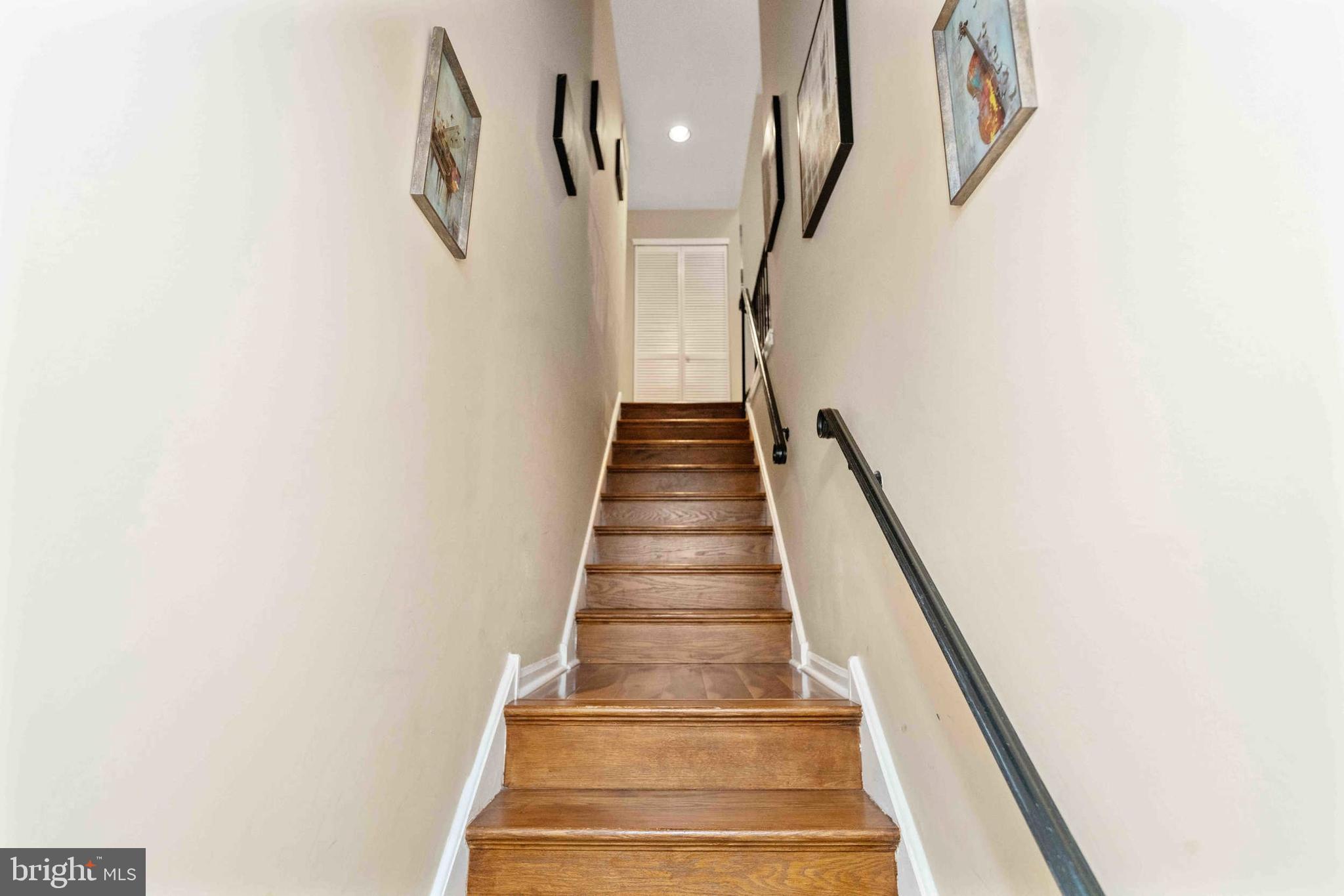 SAW MILL VALLEY - Residential