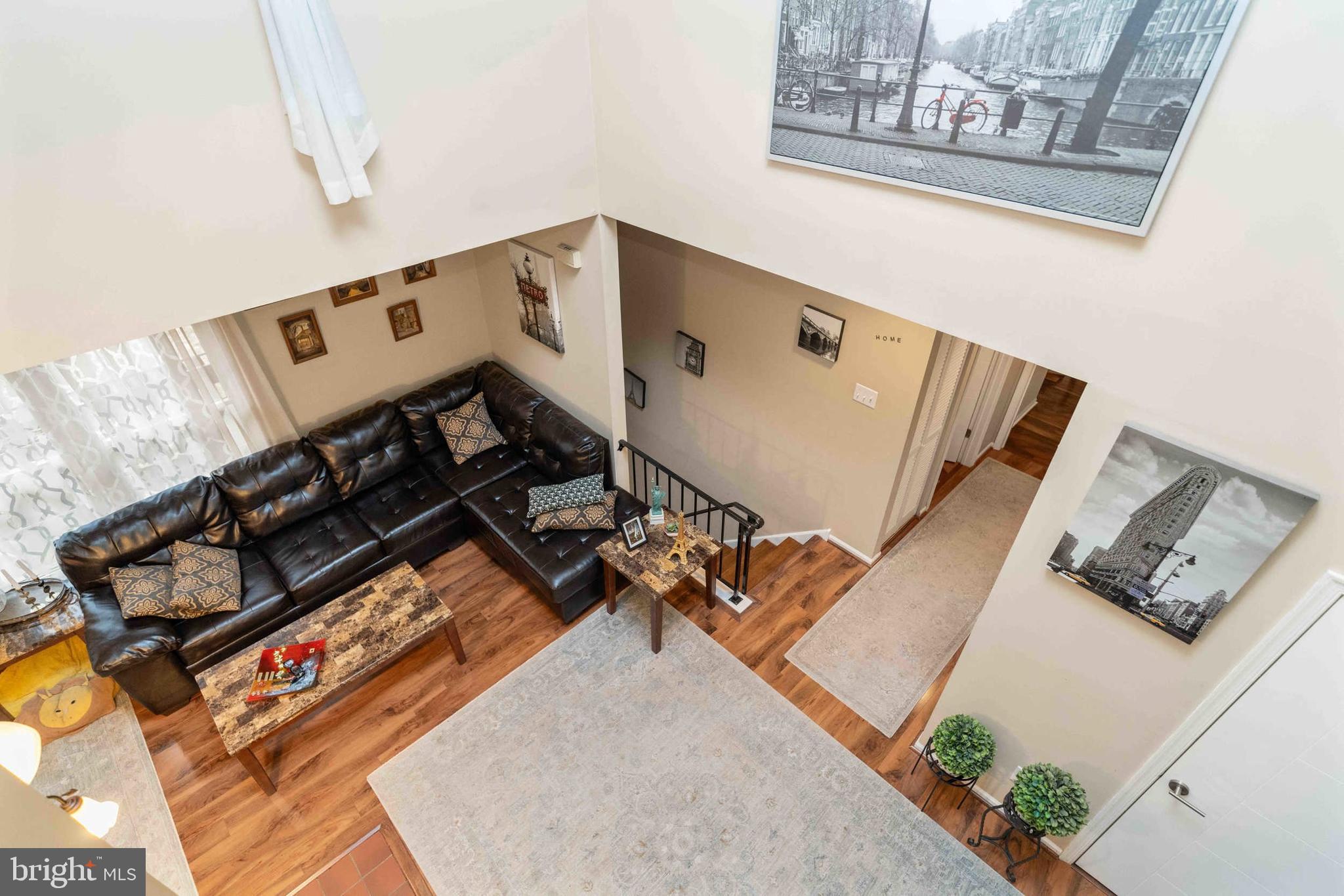 SAW MILL VALLEY - Residential