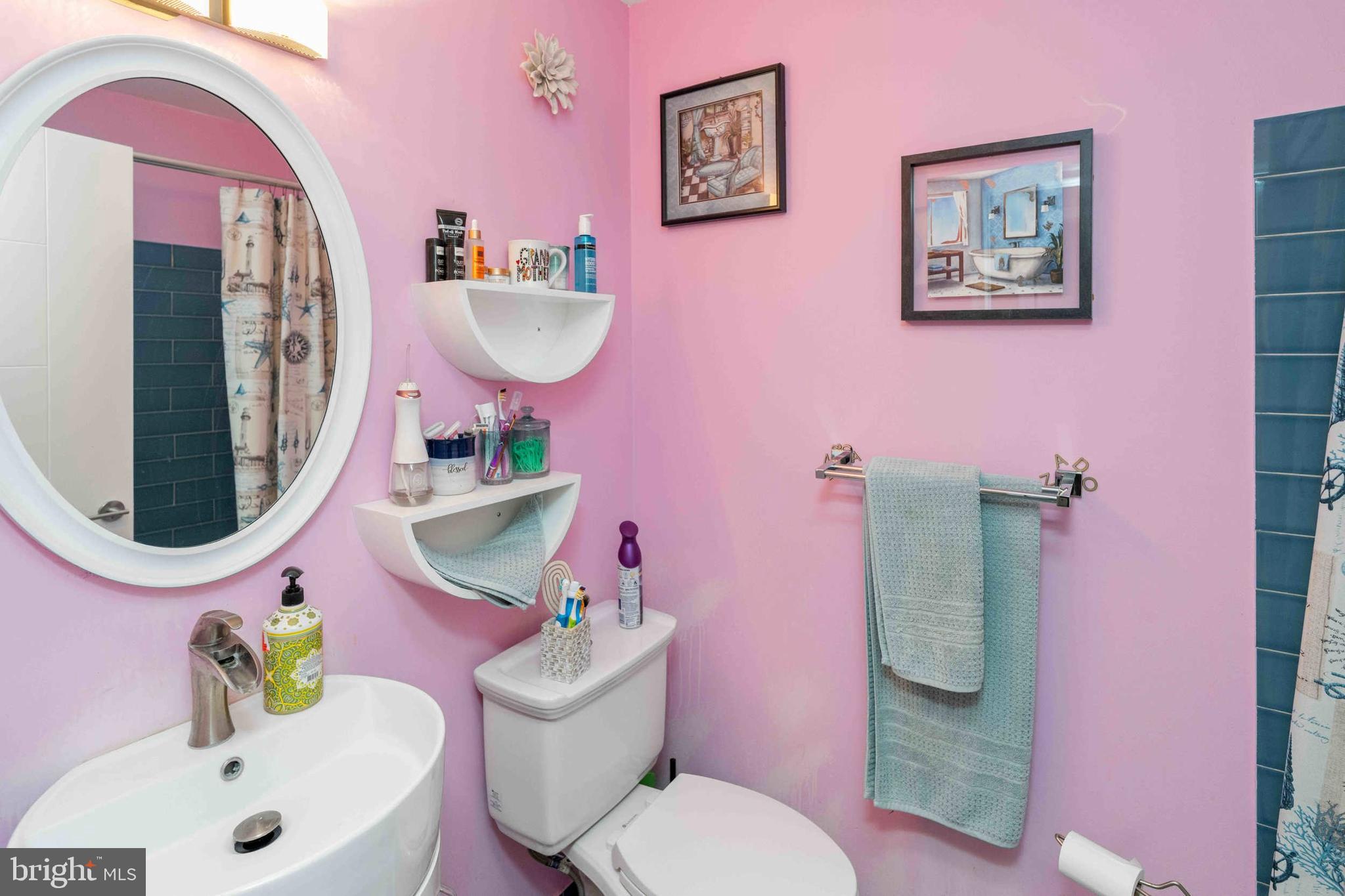 SAW MILL VALLEY - Residential