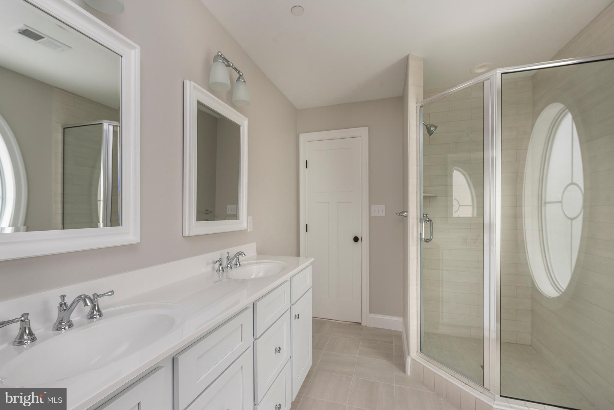 MURRAY HILL - Residential