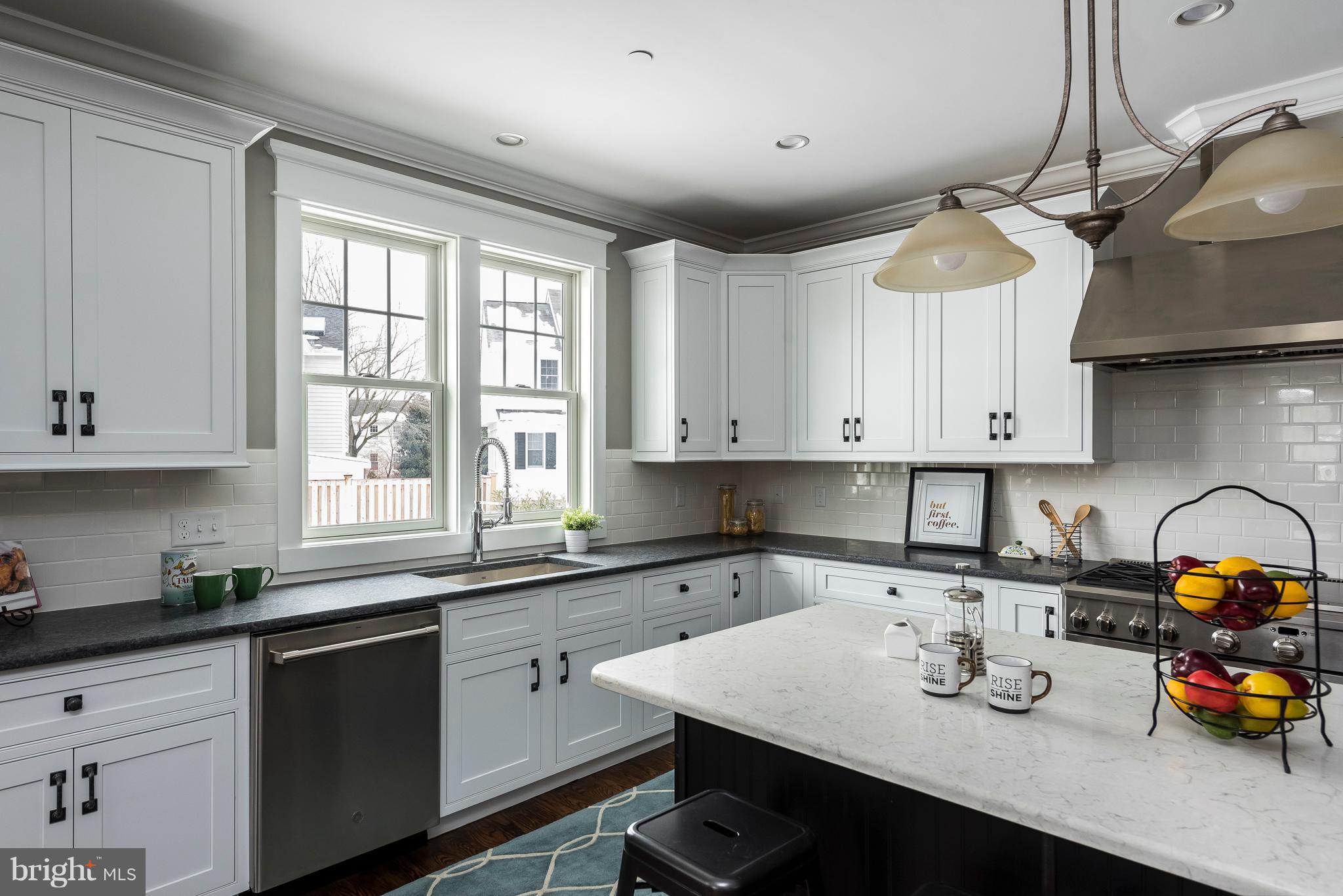 MURRAY HILL - Residential