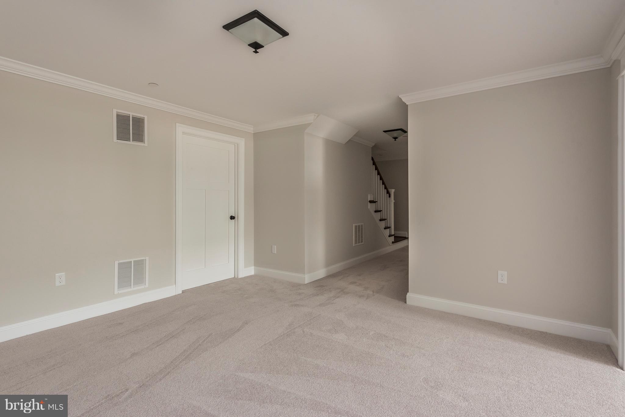 MURRAY HILL - Residential