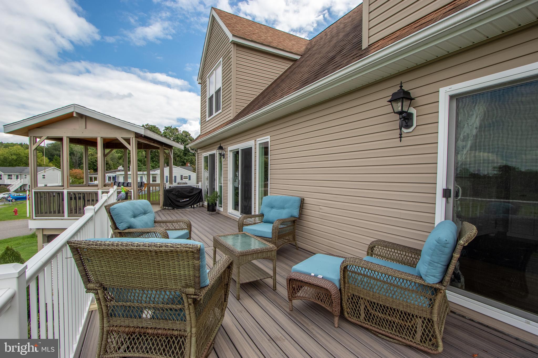 WEST VIEW SHORES - Residential