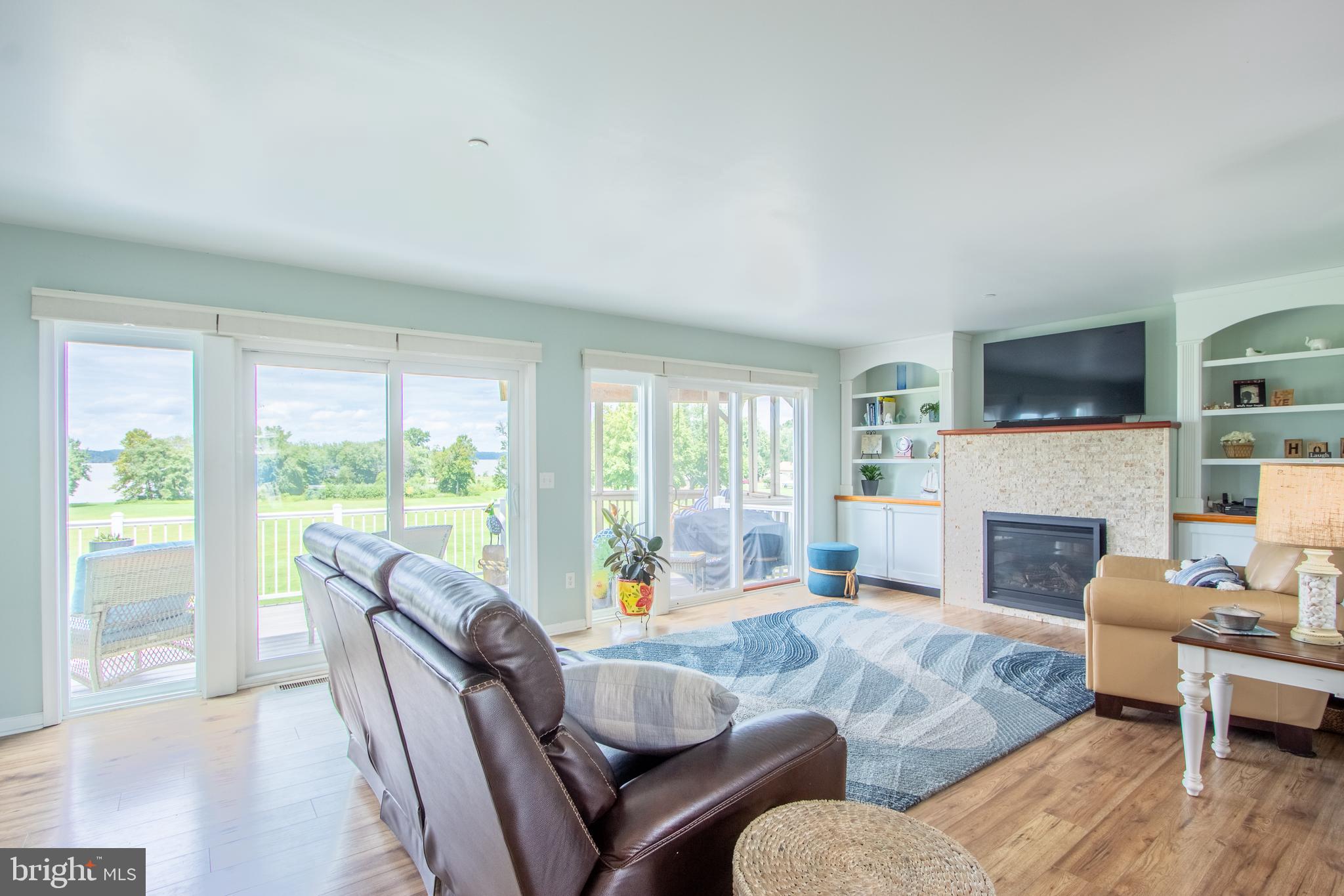 WEST VIEW SHORES - Residential