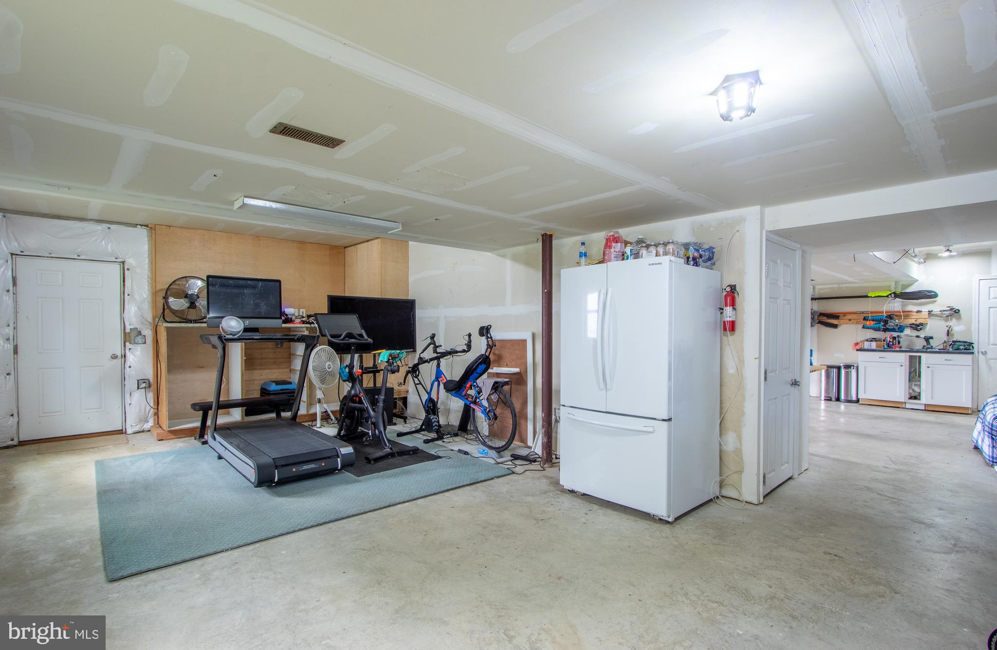 WEST VIEW SHORES - Residential