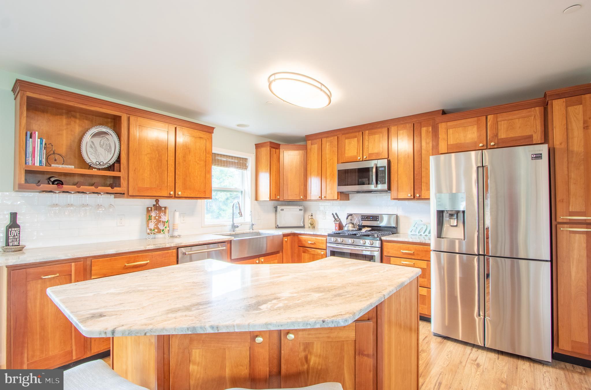 WEST VIEW SHORES - Residential