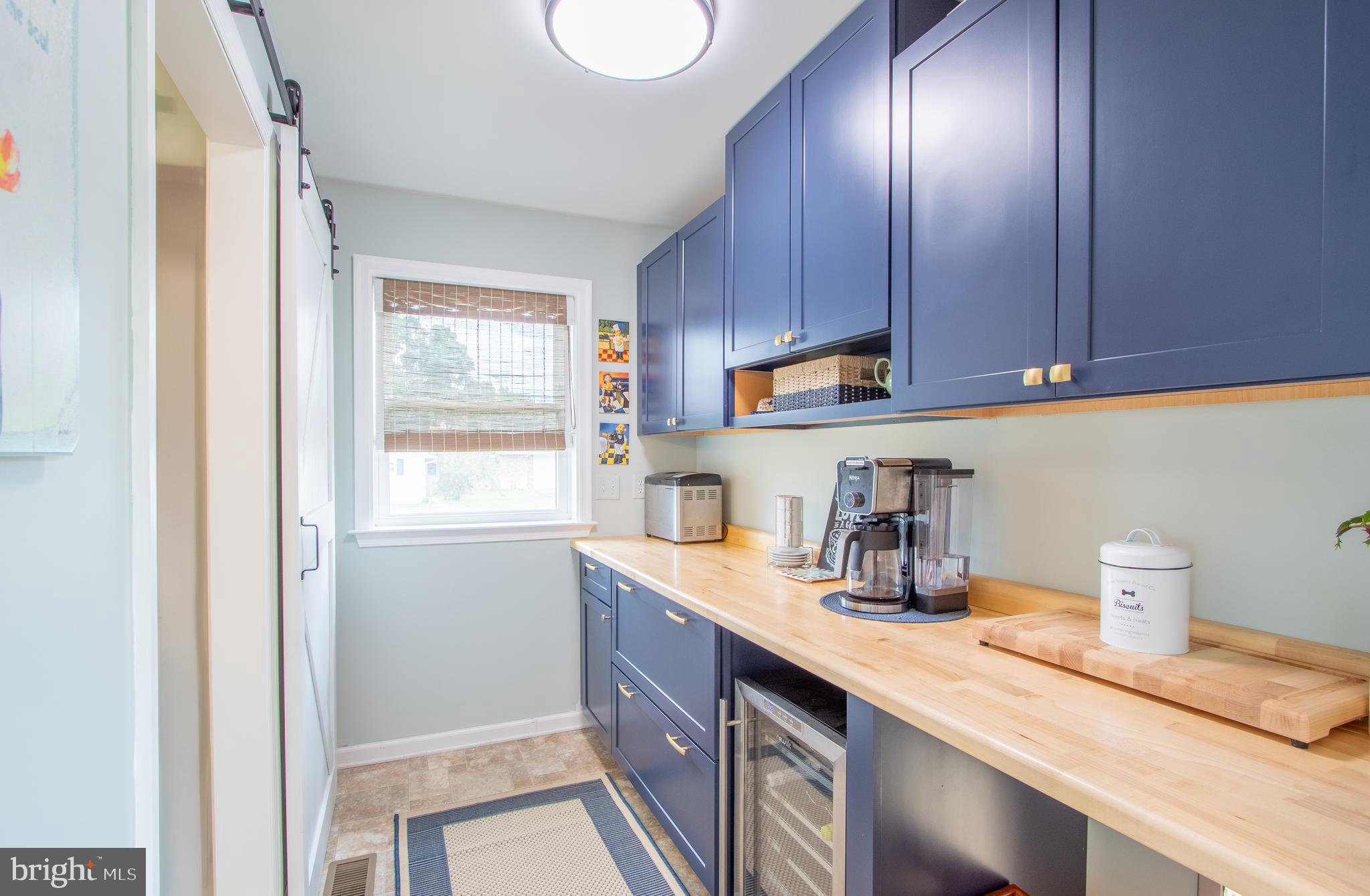 WEST VIEW SHORES - Residential