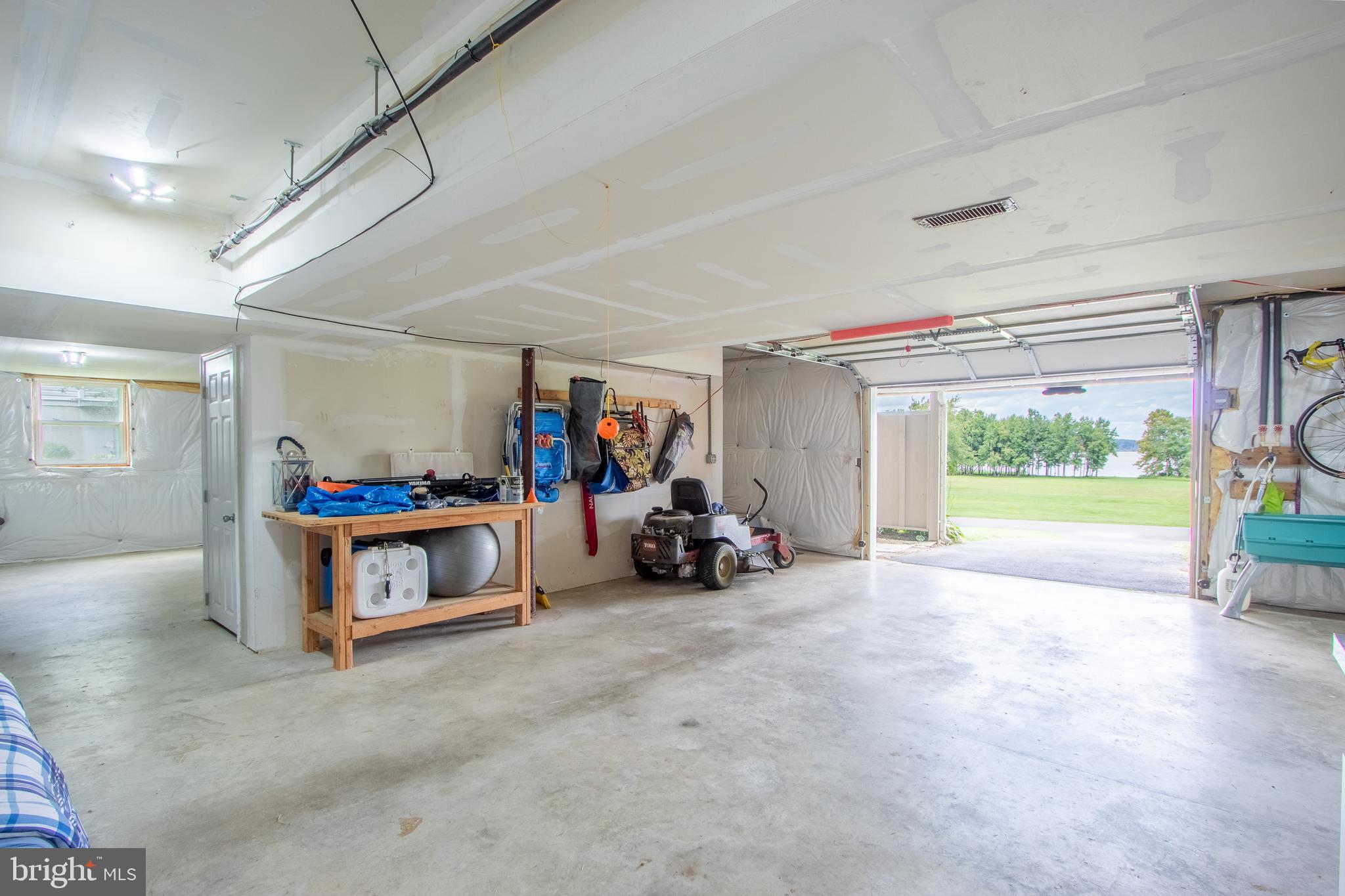 WEST VIEW SHORES - Residential