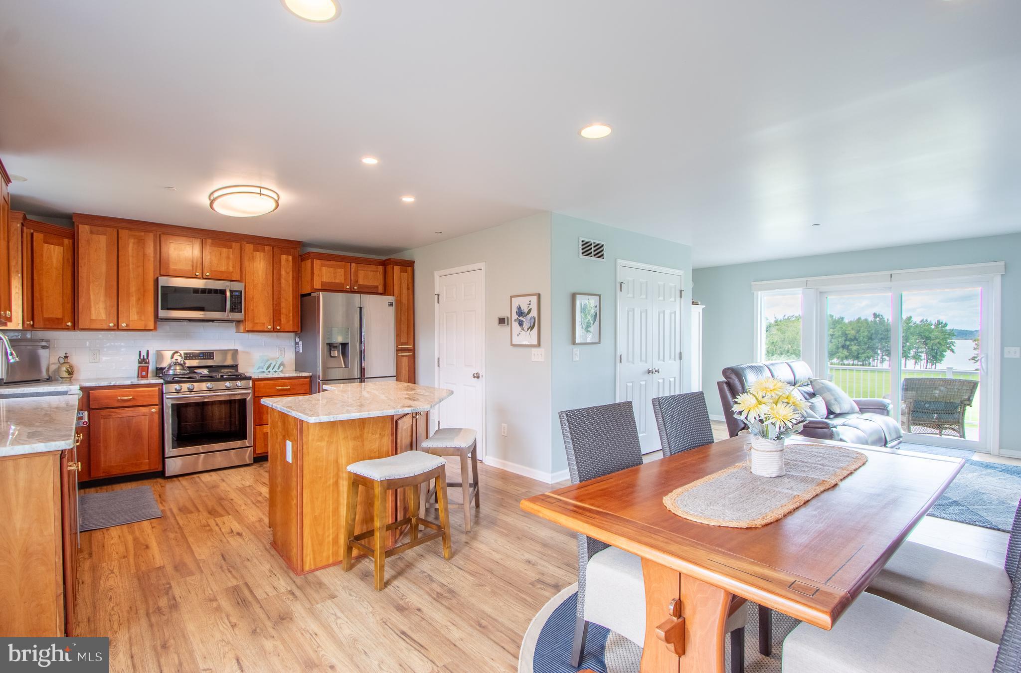 WEST VIEW SHORES - Residential