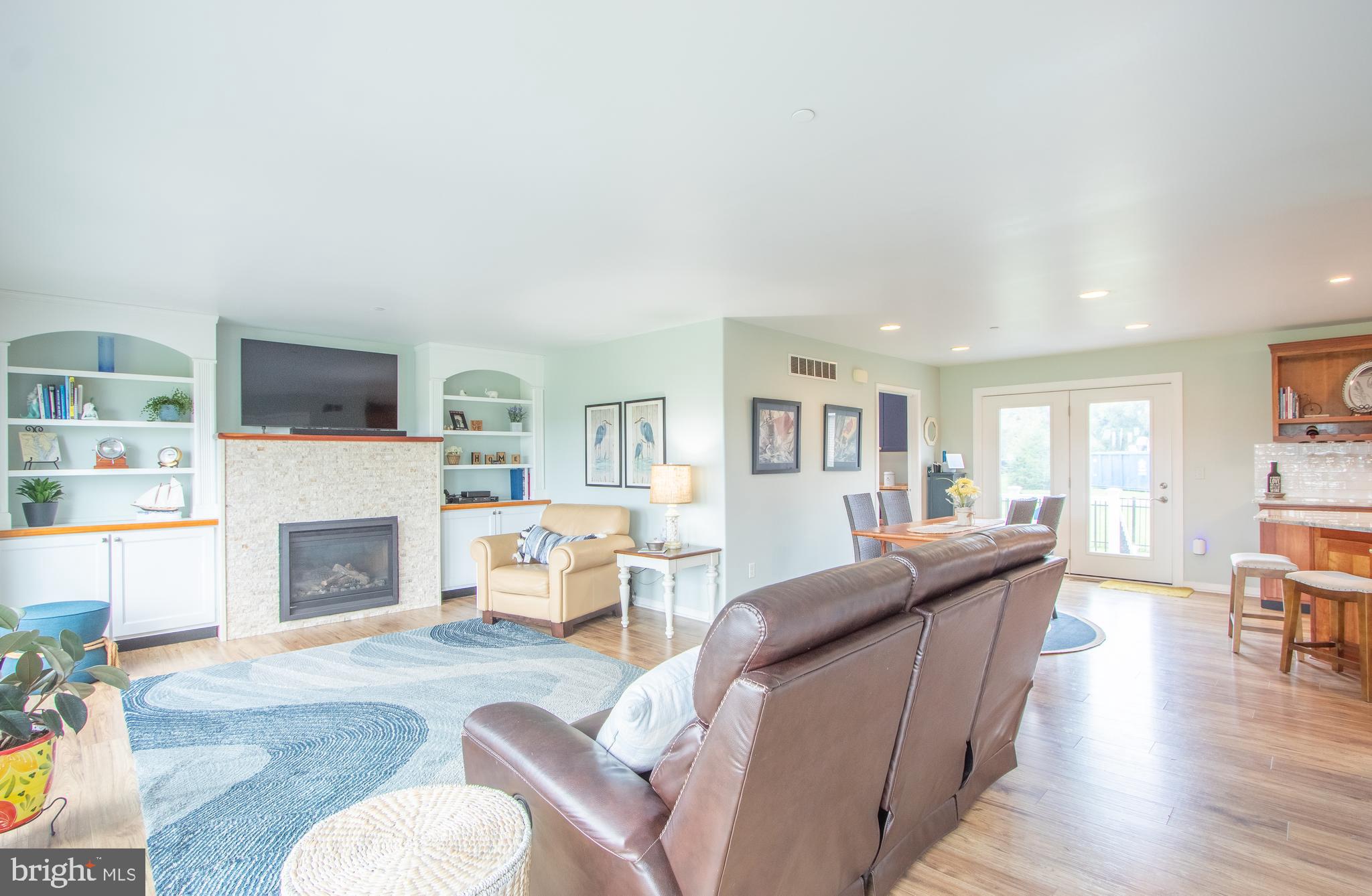 WEST VIEW SHORES - Residential