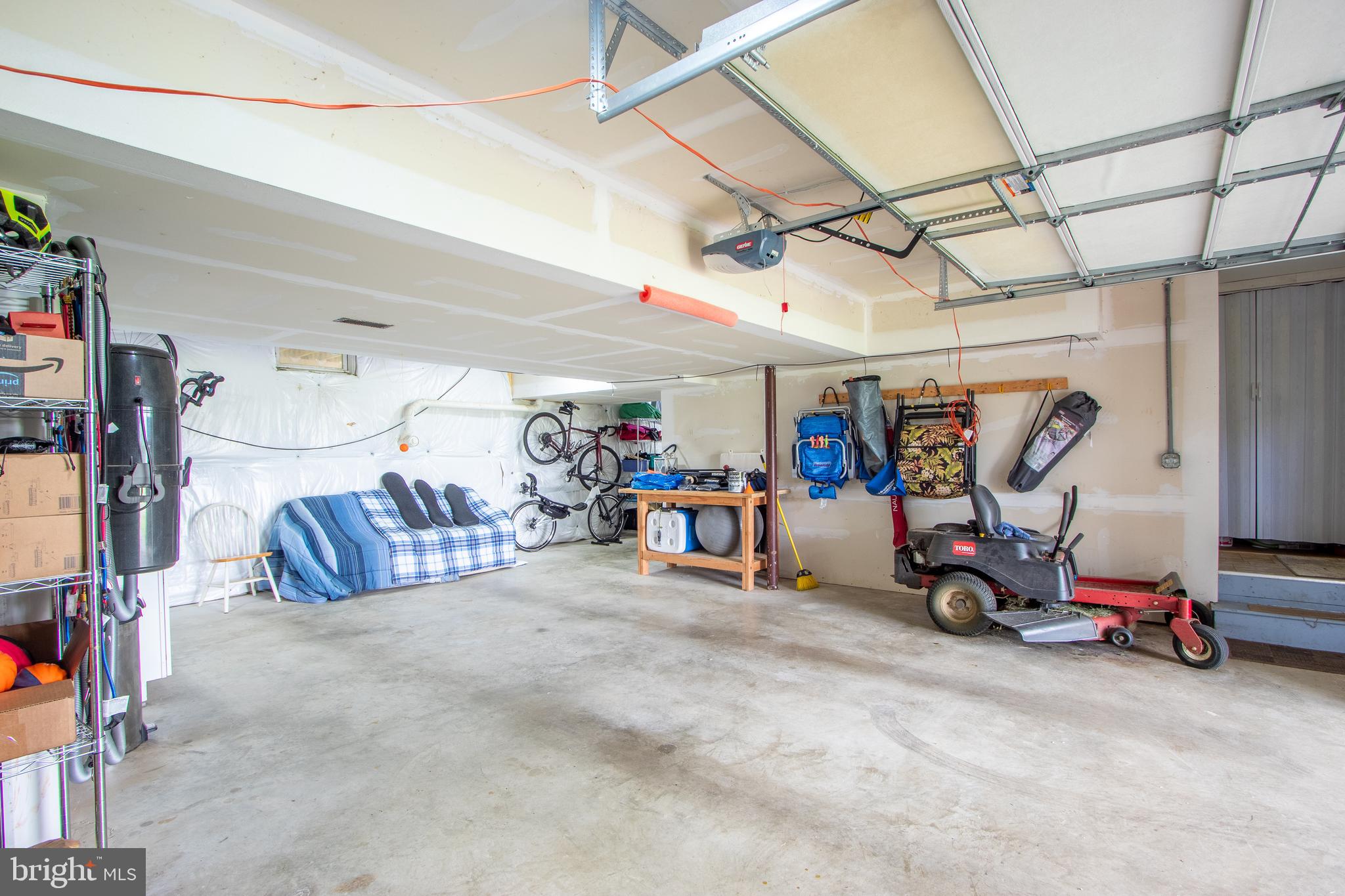 WEST VIEW SHORES - Residential